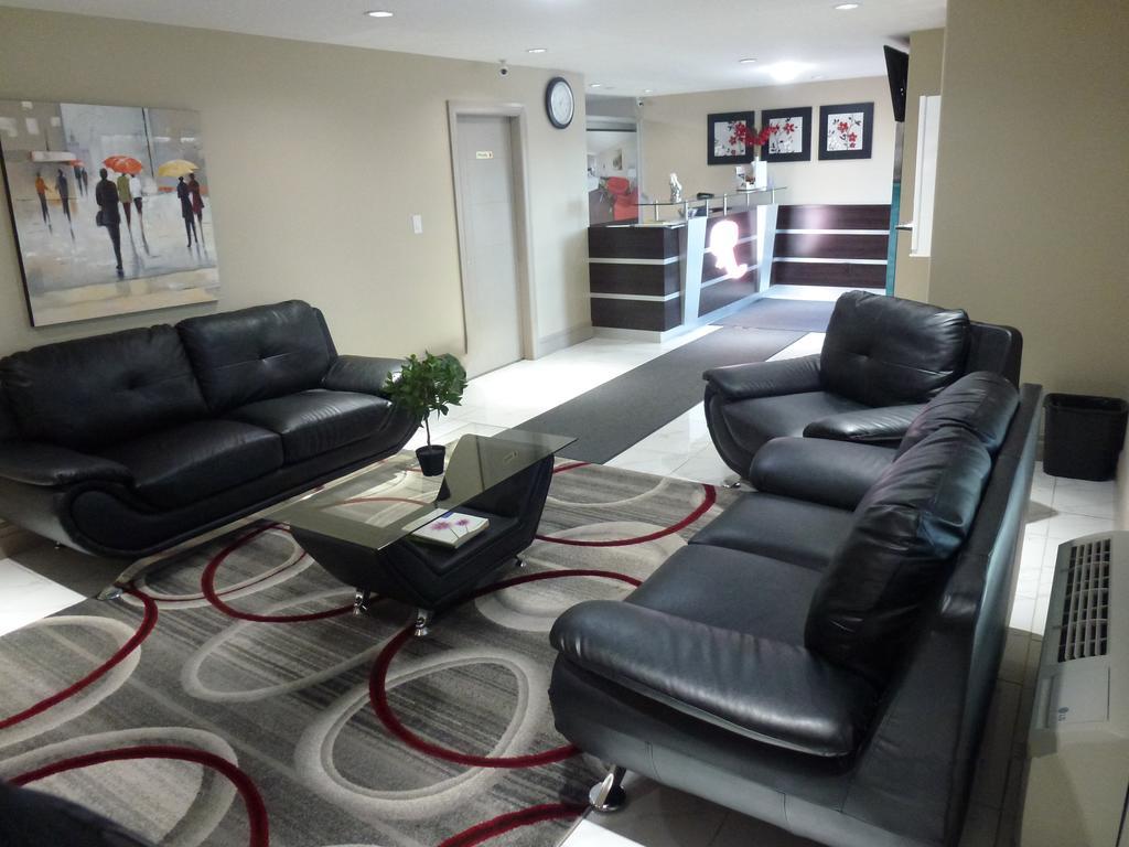Royal Lodge Едмонтон Екстер'єр фото