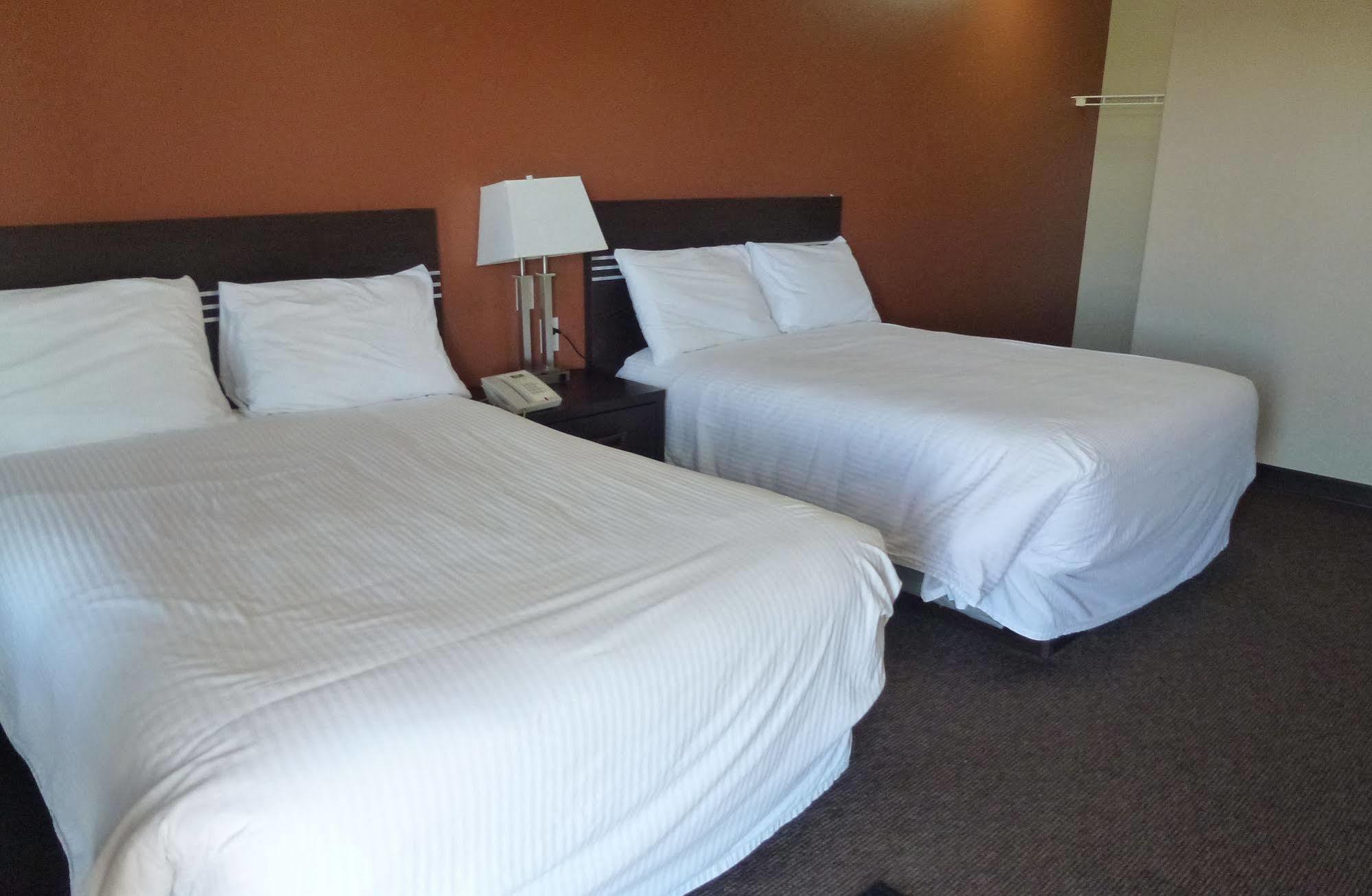 Royal Lodge Едмонтон Екстер'єр фото
